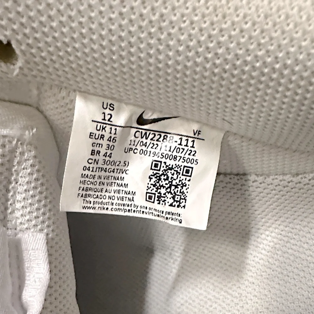 Nike AF1 White Low Classic Sneakers | 12M = 13.5W | Preowned Leather Air Forces - Picture 3 of 15